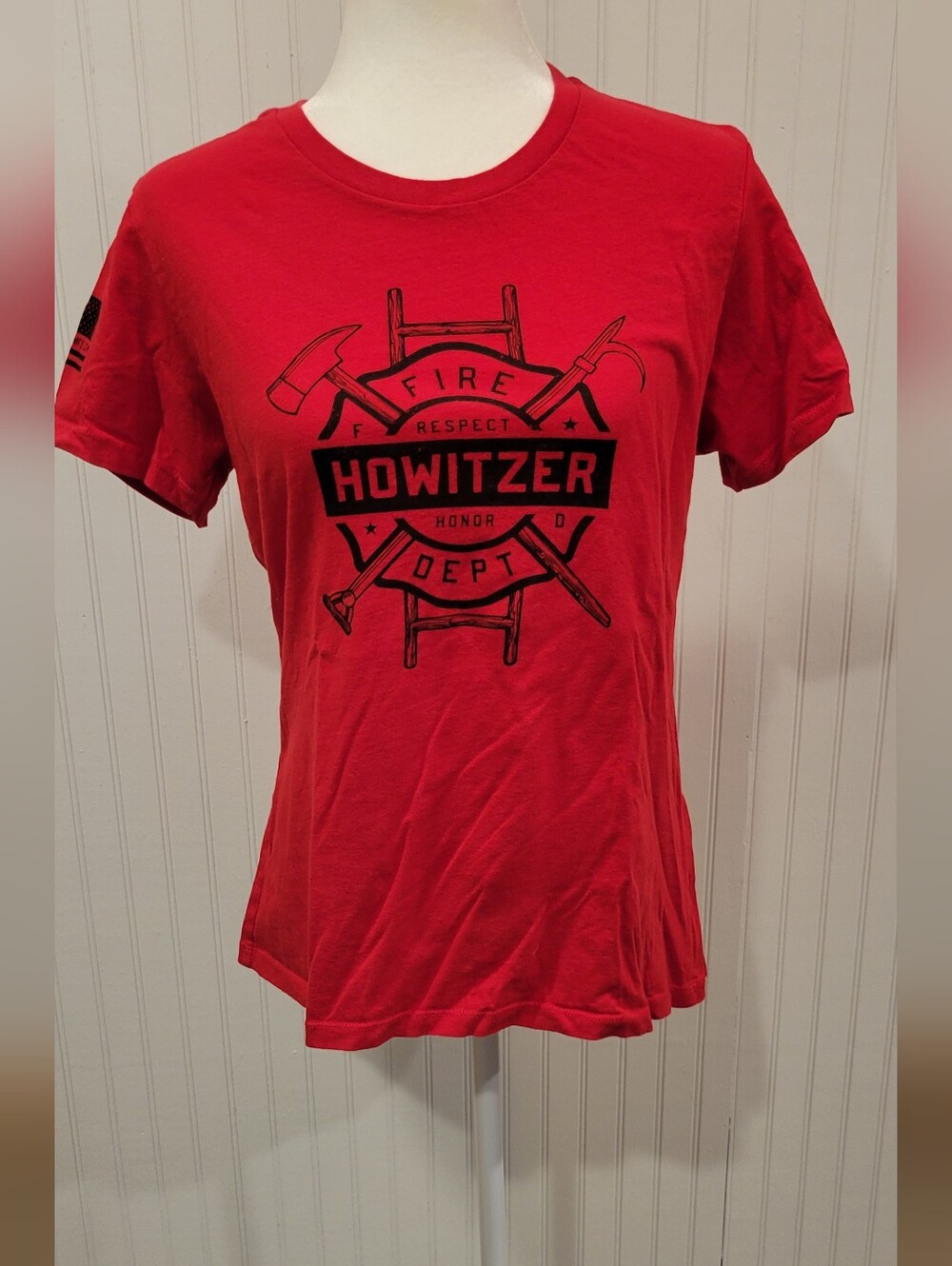 XL Howitzer Red Fire Dept Graphic Tee - Women's. Worn Once